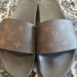 Men’s Louis Vuitton mules